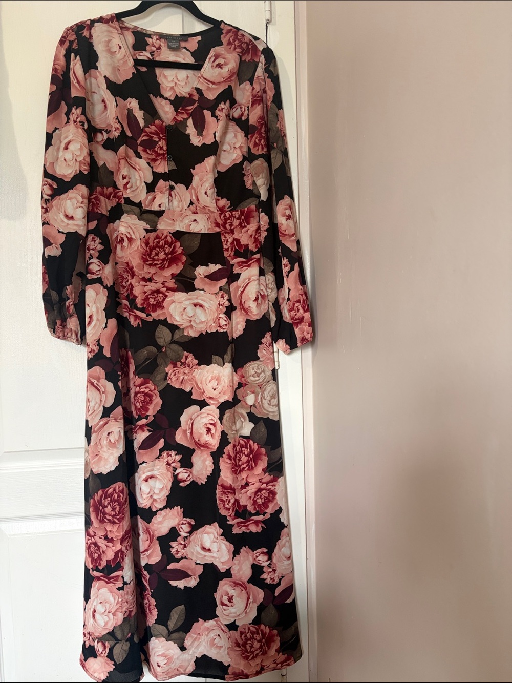 Suzy Shier Floral V-Neck Long Sleeve Maxi Dress - Picture 2 of 5